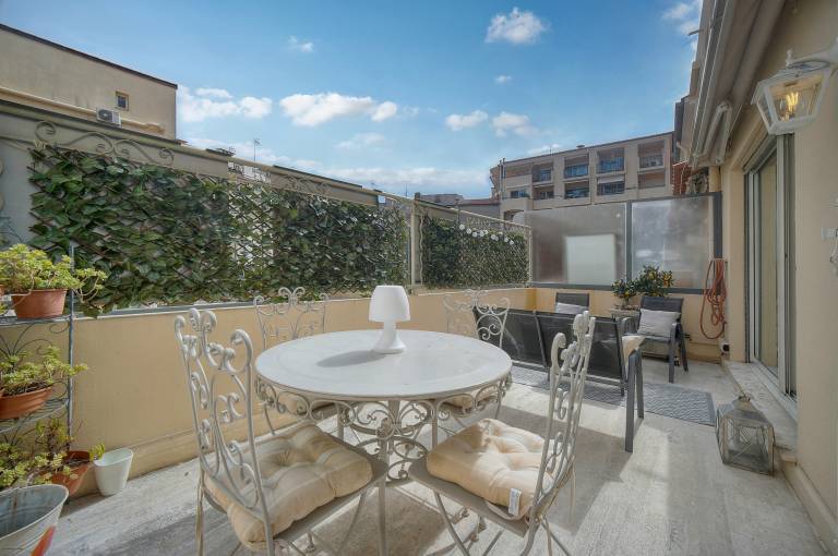 Family-friendly pleasant apartment with yard & patio | Beach nearby | Pet-friendly — photo 4