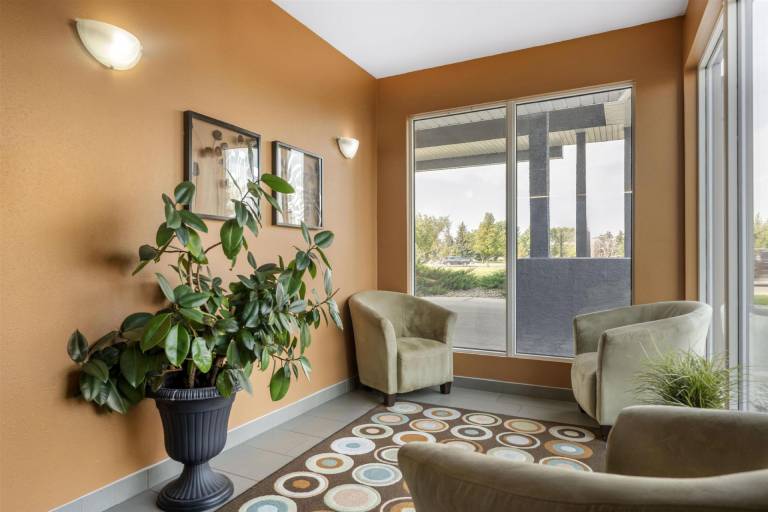 SureStay Plus by Best Western Lethbridge — photo 4
