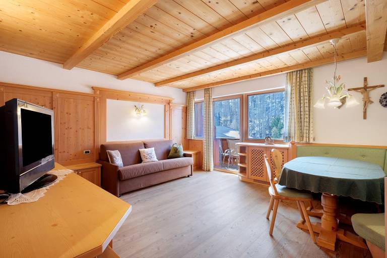 Holiday Apartment "Ciasa Mirio Rit" with Mountain View, Wi-Fi & Balcony — photo 3