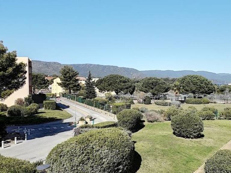 Cozy 1BR Apartment with Pool, Tennis & Beach Access in La Favière, Bormes-les-Mimosas in Bormes-Les-Mimosas