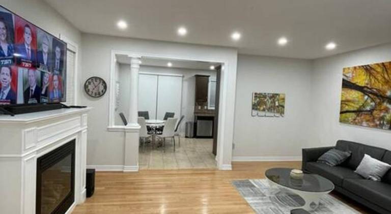 Ample apartment | Pets are welcome in Brampton, ON