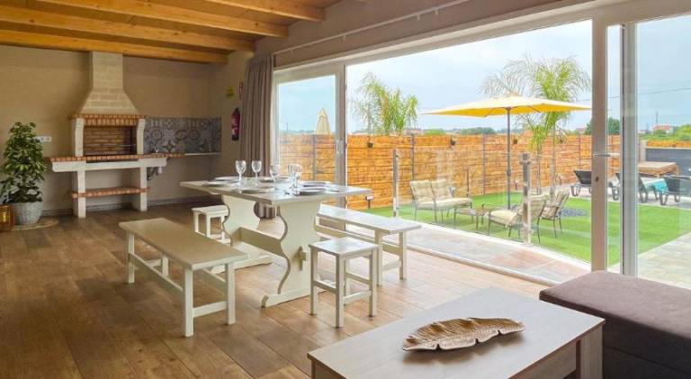 Villa with garden, grill & terrace — photo 2
