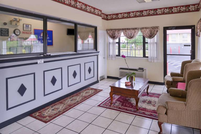 Americas Best Value Inn Wildersville — photo 5
