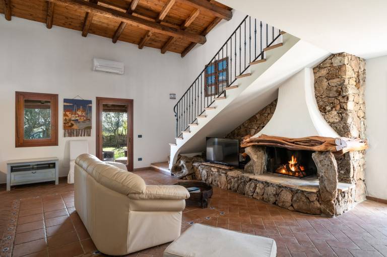 Villa with grill, patio & private pool — photo 3