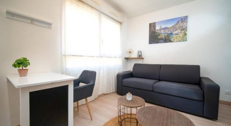 Appartement tout equipe a 6min a pied de la gare st charles — photo 2