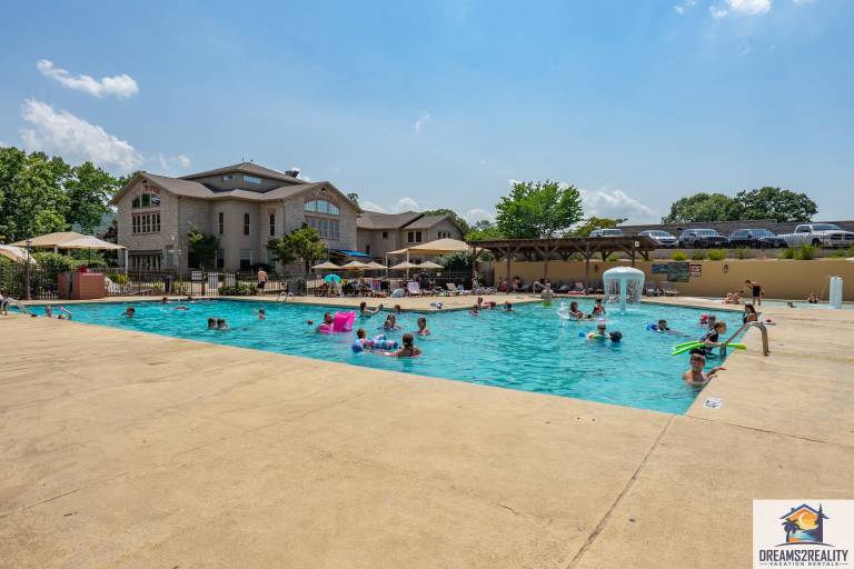 Condo with barbecue, pool & sauna — photo 5