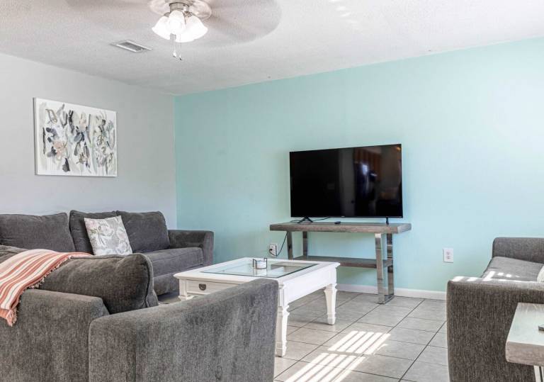 2 Barracuda/2 BR 2 BA Cottage Near the Beach/Pet-Friendly — photo 3