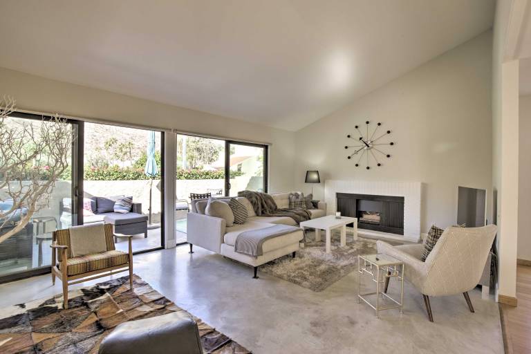 Condo w Mountain Views 3mi to DT Palm Springs