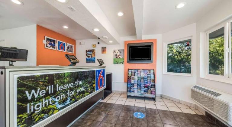 Motel 6 Rohnert Park, CA — photo 3