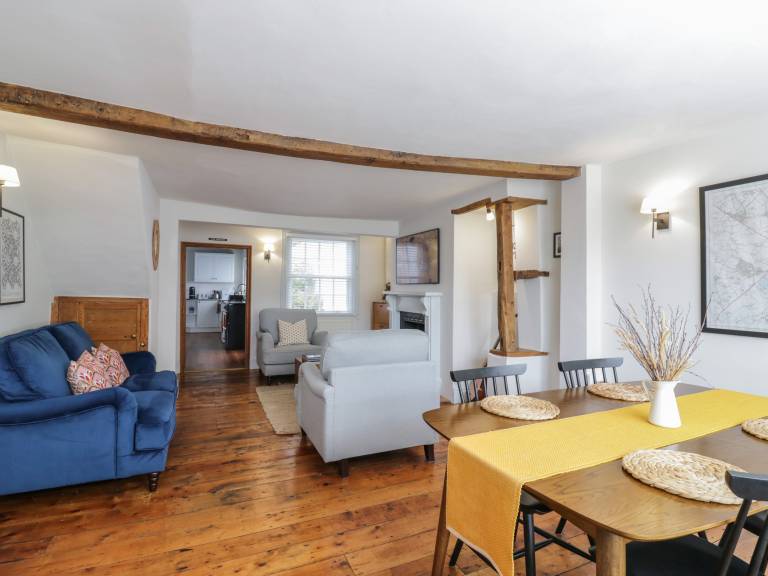 Children-friendly beautiful cottage with yard | Pets allowed — photo 4