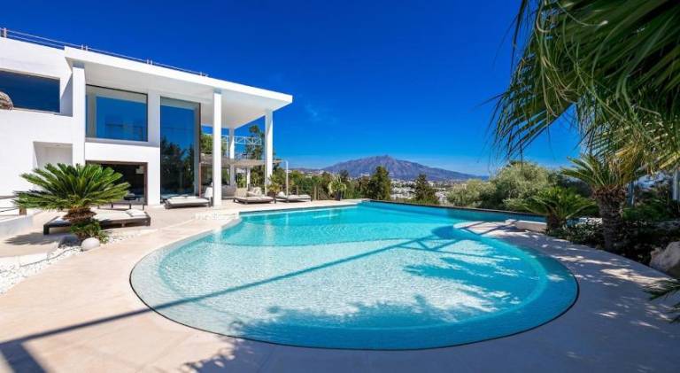 Marlux Stay Luxury Villa Piscine, Jacuzzi, golf, sea view 21p in Benahavis