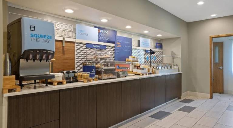 Holiday Inn Express Hotel & Suites Torrington By IHG — photo 5