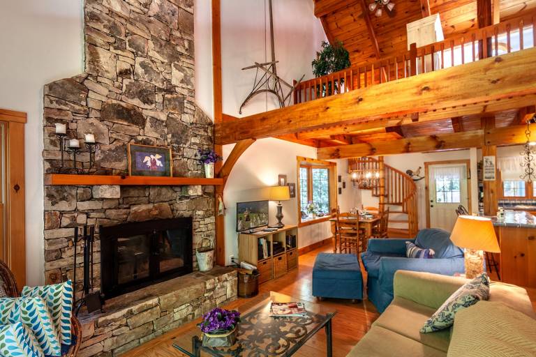 Cabin with jacuzzi & BBQ | Mountain view — photo 4