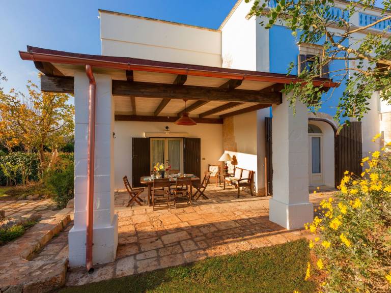 Vacation home with private pool, garden & patio | Pets are welcome — photo 5