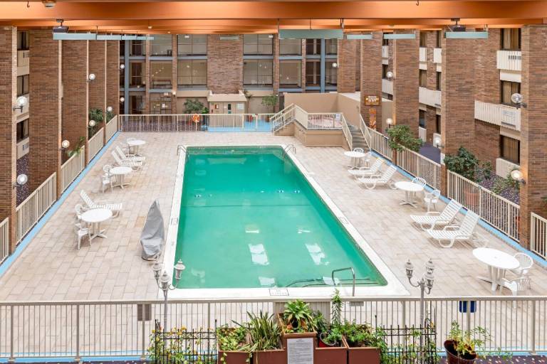 Clarion Hotel & Conference Center Lansing West — photo 2