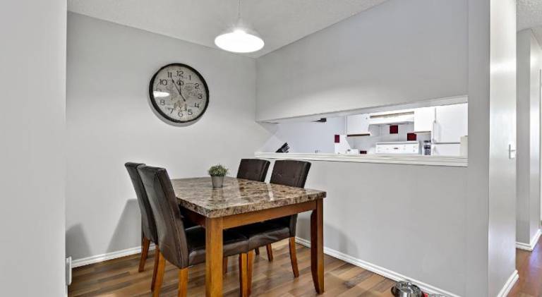 The Norquay, Pet-Friendly 2 Bed with Mtn View — photo 2