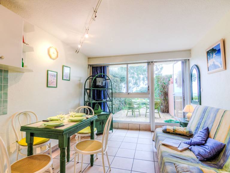 Holiday apartment with terrace | Sea view — photo 4