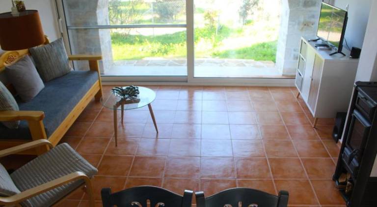 Villa with yard & terrace — photo 2