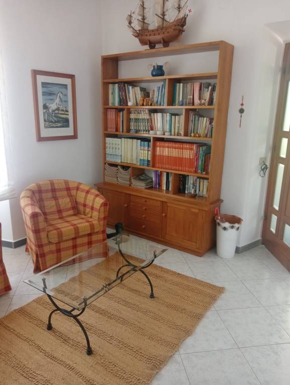 Rental apartment with yard, patio & BBQ | Garden view — photo 3