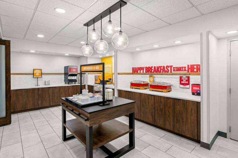 Hampton Inn & Suites Charlotte-Airport — photo 5