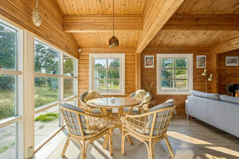 Vacation home with yard, patio & barbecue | Good for workation — photo 3