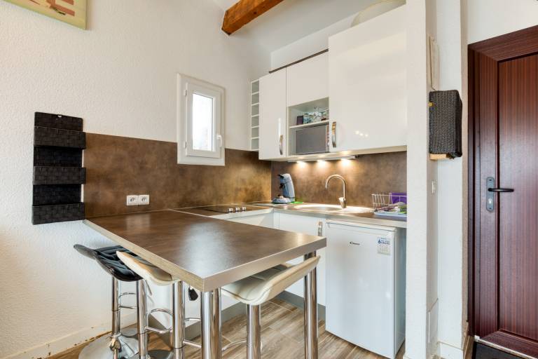 Apartment 'Cap D'agde, Beau T2, Parking' with Shared Pool and Private Terrace — photo 4
