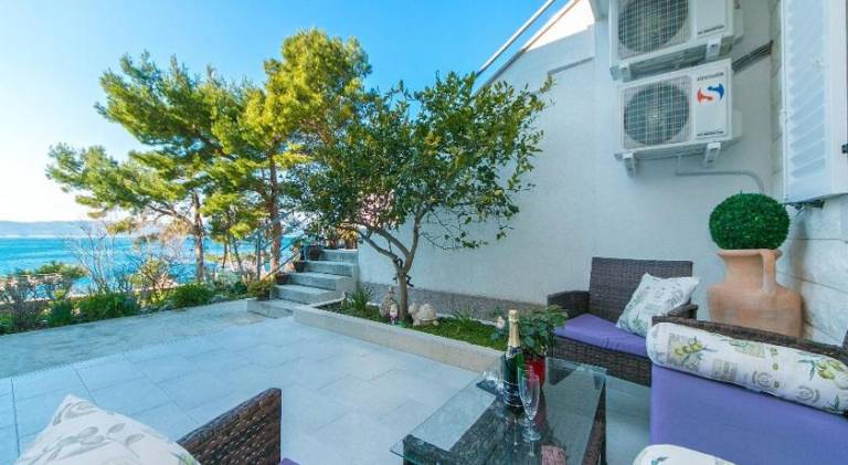 Holiday apartment with terrace & grill — photo 5