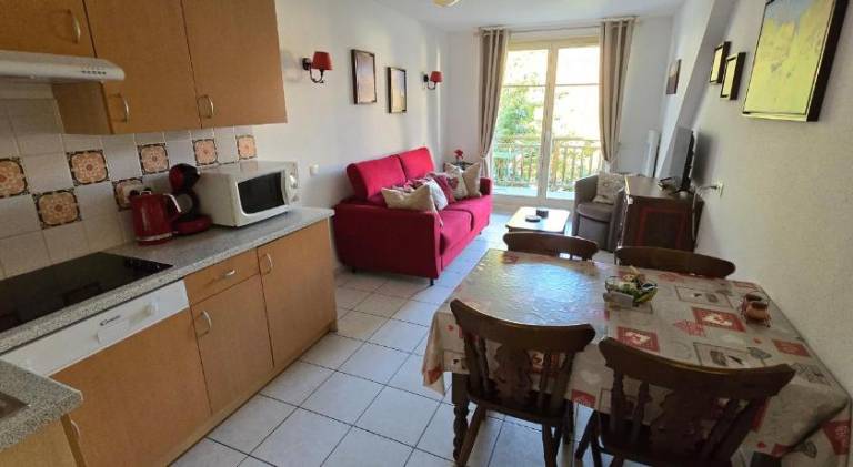 Holiday apartment with pool & sauna in Riquewihr