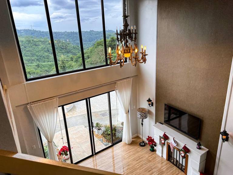 Spacious house with yard, jacuzzi & pool | Suitable for remote work | Pet-friendly — photo 3