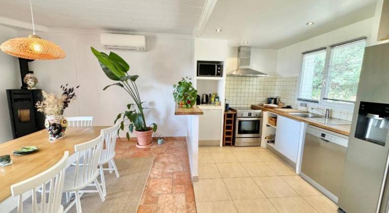 Villa with private pool, barbecue & garden — photo 4