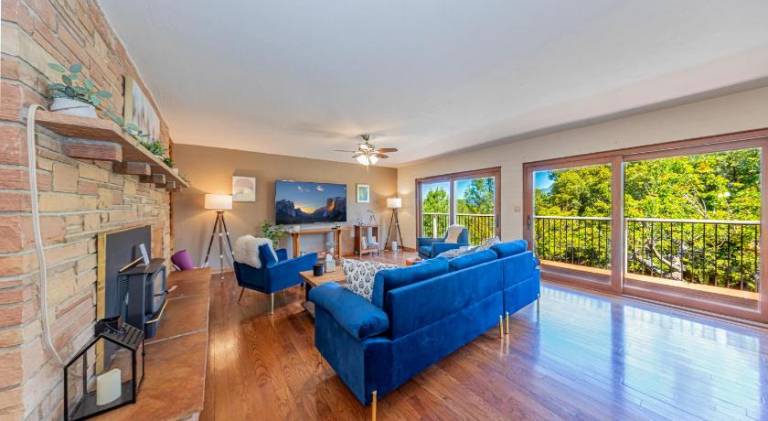 Beautiful house with hot tub | Pets are welcome — photo 2