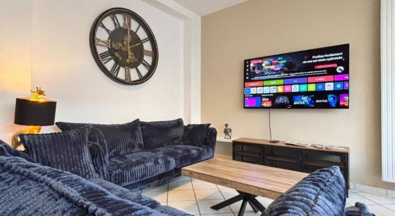 House with 6 rooms for 15 persons in Amiens