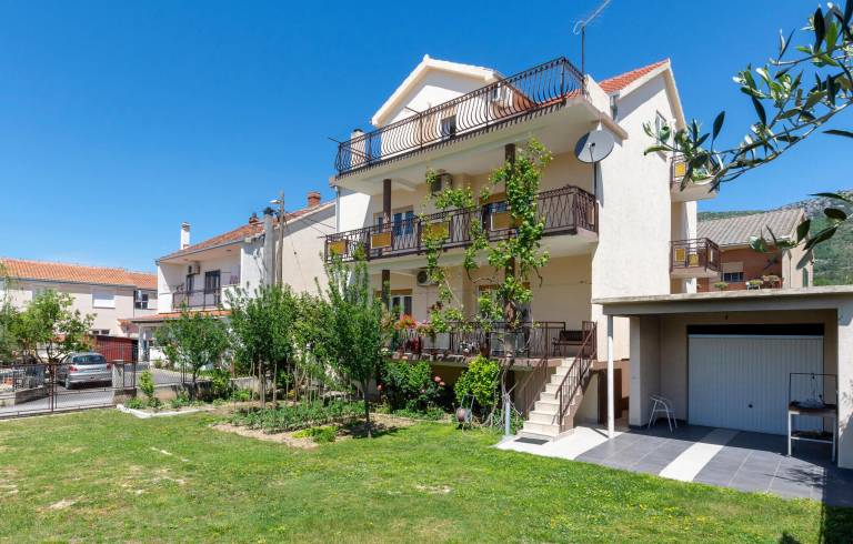 Ferienwohnung  Kaštel Gomilica