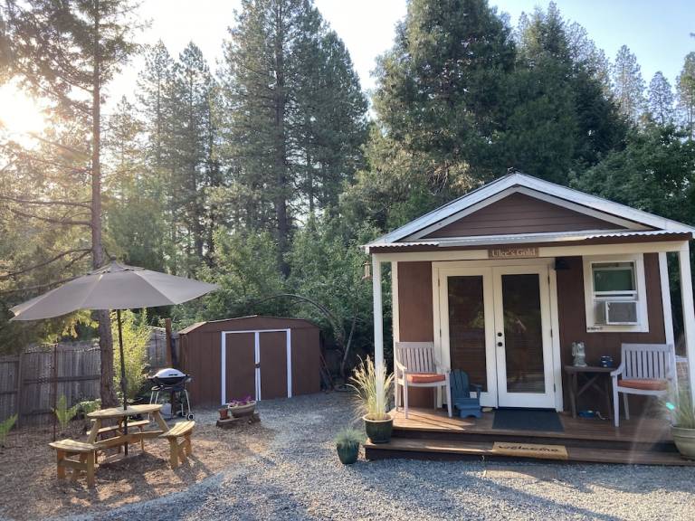 Cottage  Grass Valley