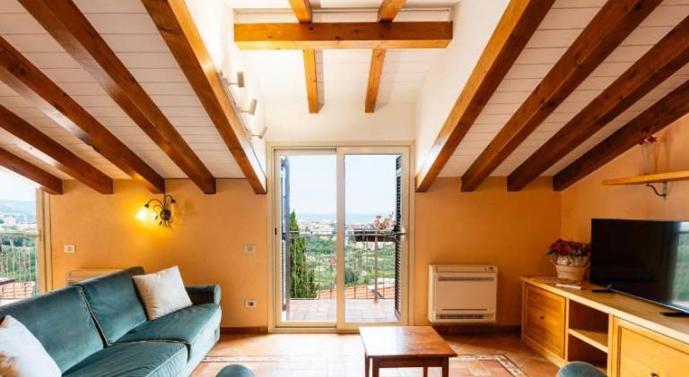 Charming apartment with pool | Pet-friendly — photo 2