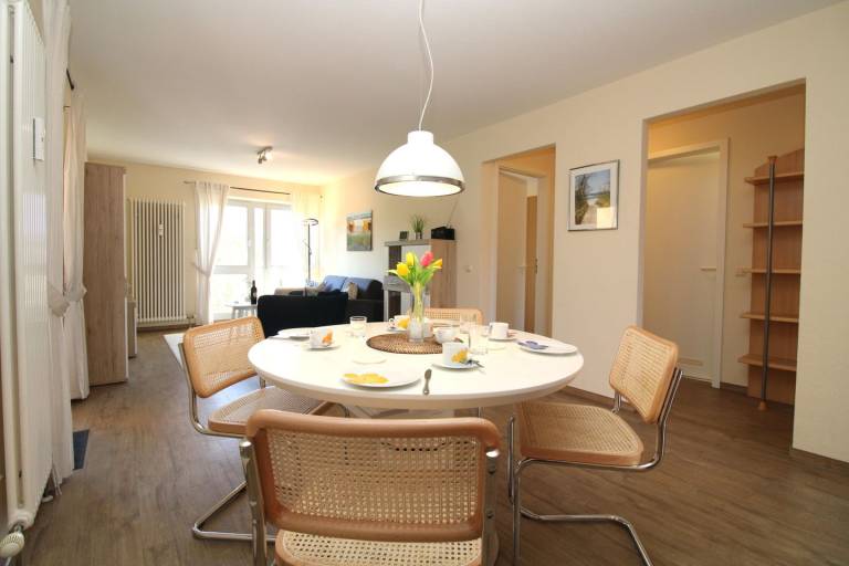 Appartementanlage Ostseeblick WE Wustrow 51: strandnahe 2-Zimmer-Fewo mit Balkon in Kuehlungsborn