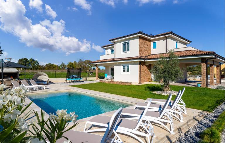 Casa  Plomin Luka
