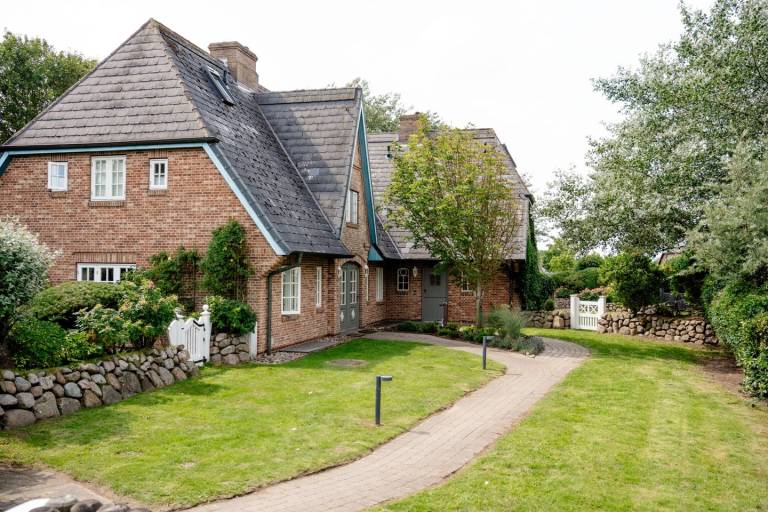 Mittelhausteil mit Kamin und Sauna und schönem Garten in Morsum in Sylt