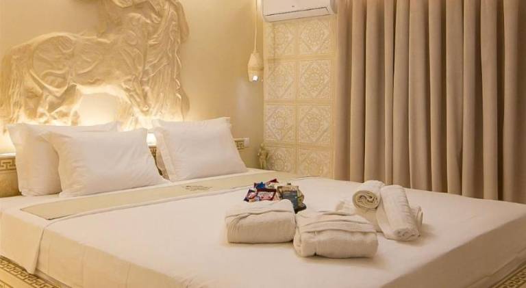 CENTAURIA Greek Luxury Suite 5' to Port Gate 7-8 in Piraeus