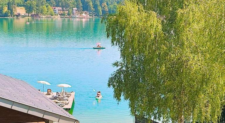 Holiday apartment with patio & garden in Sankt Kanzian am Klopeiner See