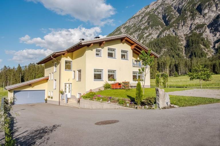 Ferienwohnung in Holzgau, Tirol, Österreich