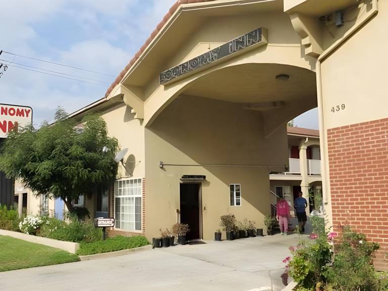 Economy Inn LAX Inglewood in Hawthorne, CA