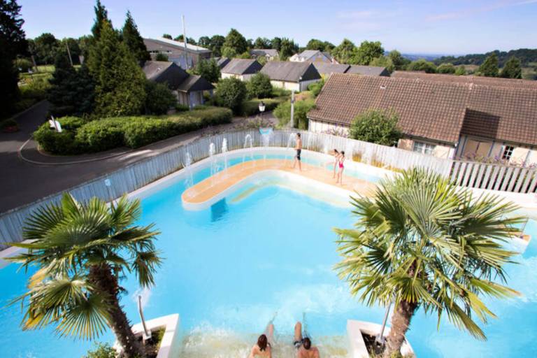 Holiday apartment with terrace, pool & yard in Lisieux