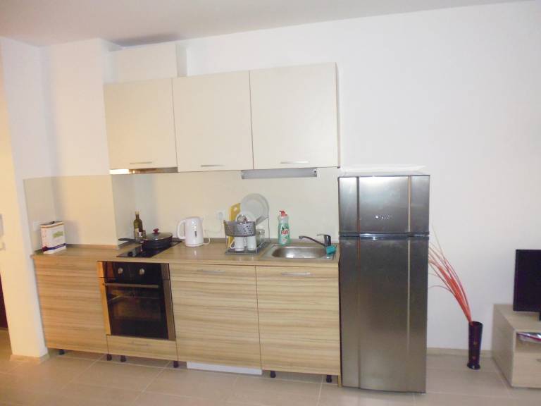 Rental apartment with pool & yard — photo 3