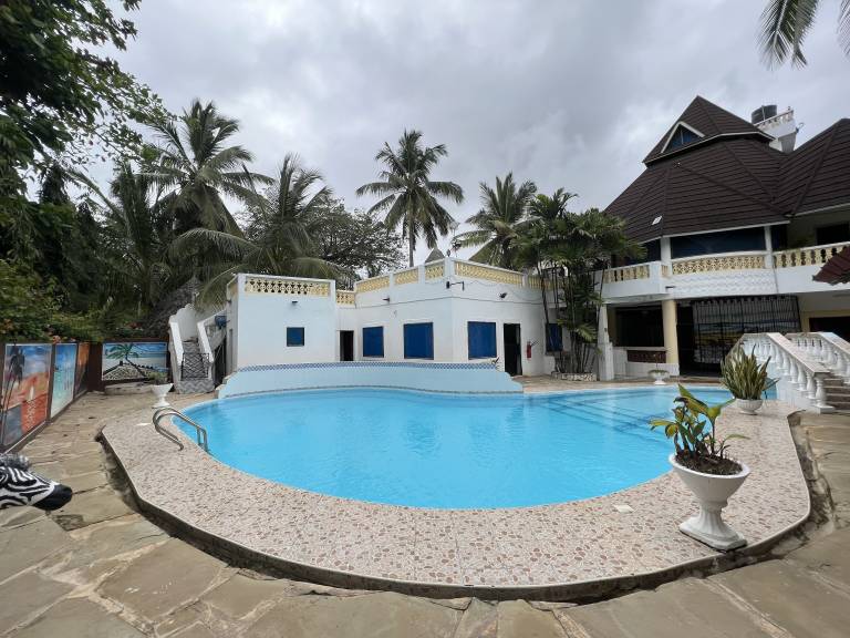 Villa Galu Beach