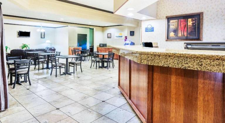Days Inn & Suites by Wyndham Vancouver — photo 3