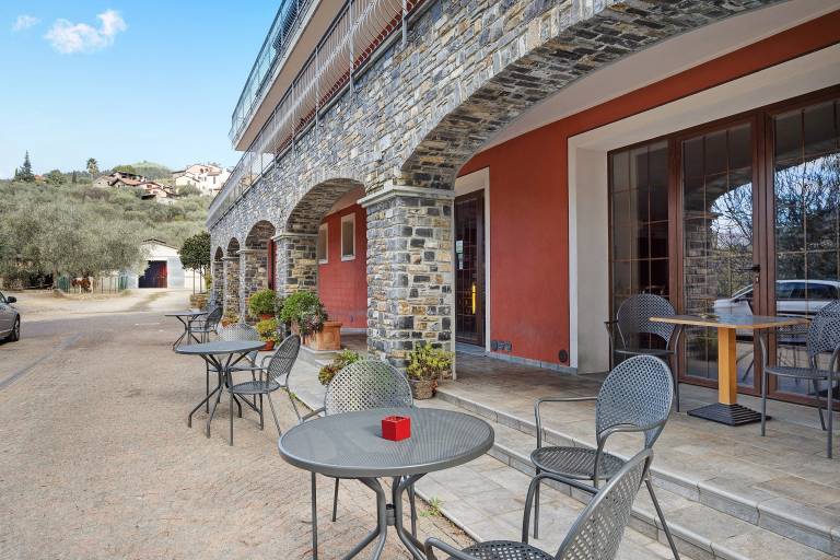 Holiday apartment with garden & terrace | Garden view — photo 2
