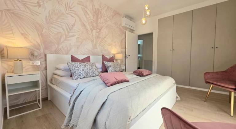 Apartment with 2 rooms for 6 persons — photo 2