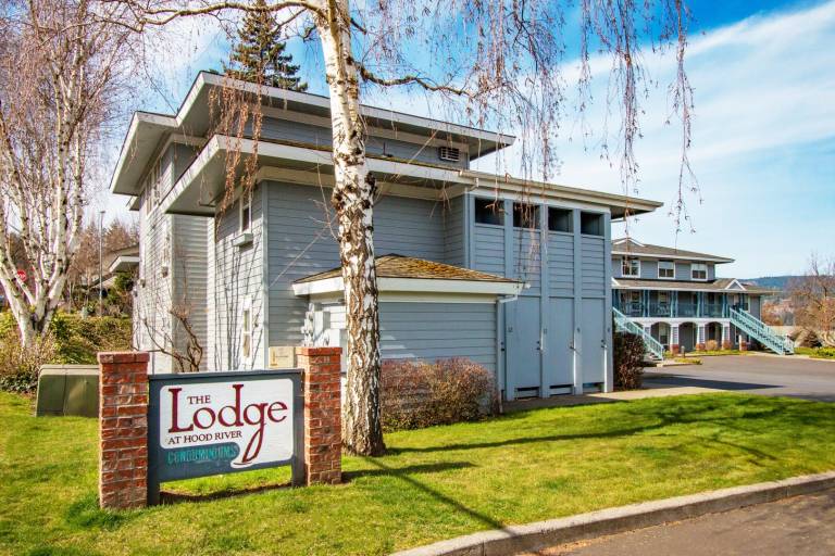 Children-friendly pleasant condo | Dogs allowed in Hood River, OR