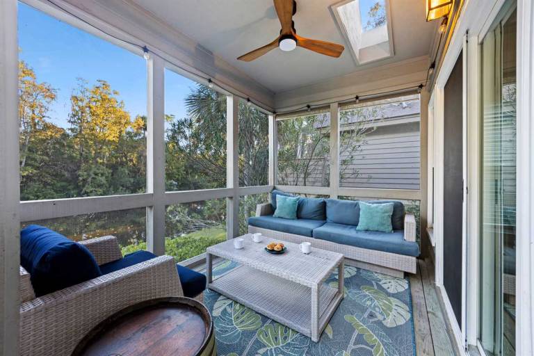 Vacation home with grill & pool — photo 3